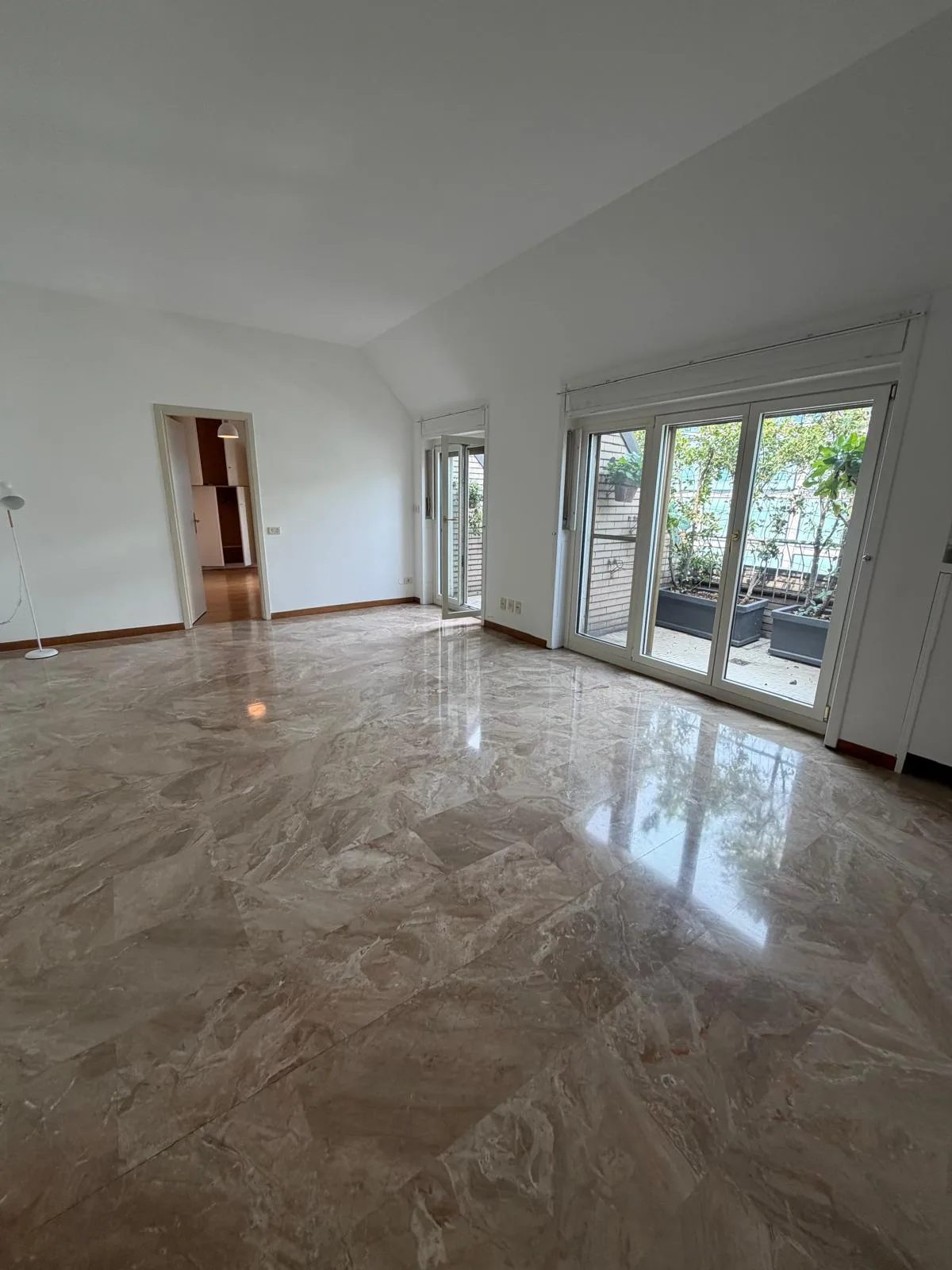 Attico con vista panoramica — foto 1 di 12