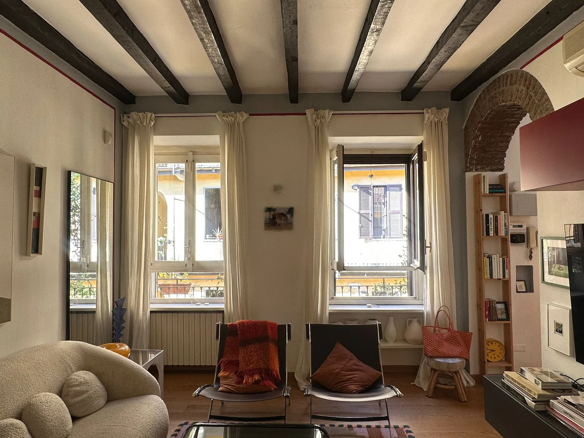Delizioso trilocale in contesto di ringhiera — foto 1 di 23